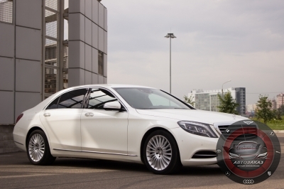 Mercedes-Benz W222 S400