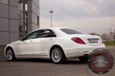 Mercedes-Benz W222 S400