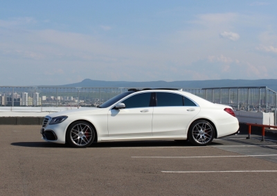 Mercedes-benz W222 S63 AMG