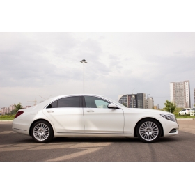 Mercedes-Benz W222 S400